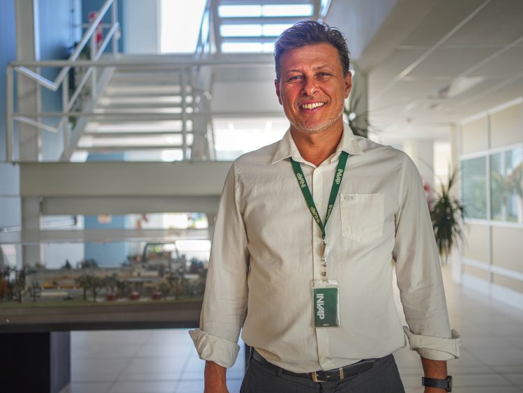 2. Ing. Darío Giussi - Gerente General y CEO de INVAP